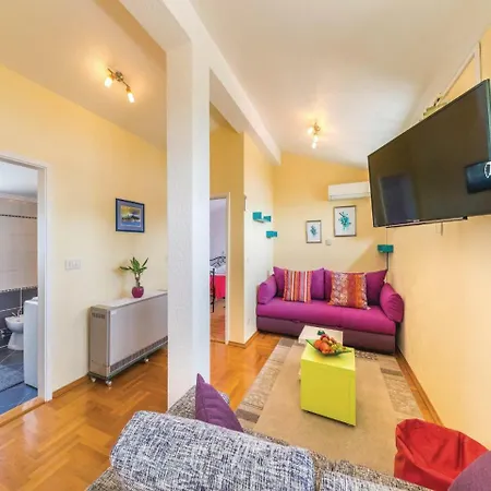 Apartamento One-bedroom In Rogoznica