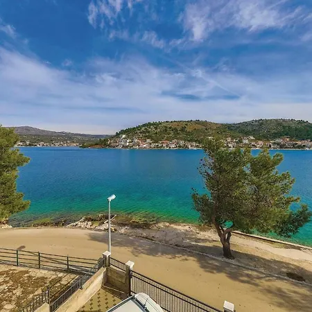 Apartamento One-bedroom In Rogoznica *
