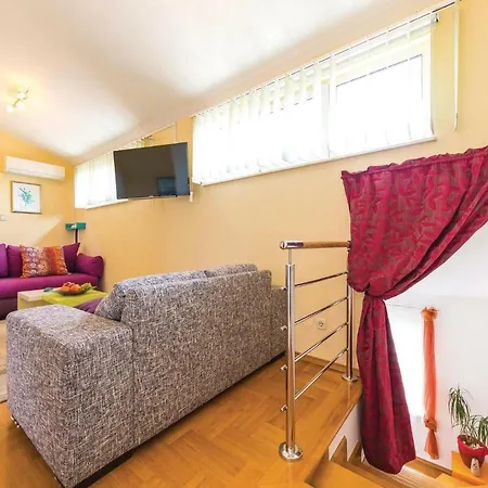 Apartamento One-bedroom In Rogoznica *
